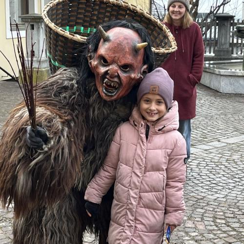 Krampus mit Kind