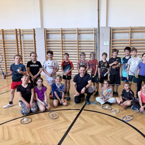 4a-Klasse mit Trainer